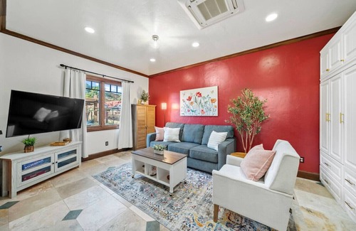 University City House | Garden Cottage | 200Mbps | Sofabed | 55”TV | Patio