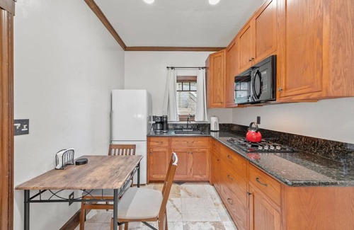 University City House | Garden Cottage | 200Mbps | Sofabed | 55”TV | Patio