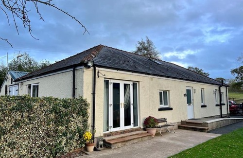 Wing House | Garden Cottage, Maryholme