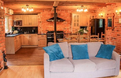 Newtown Cottage | GARDEN COTTAGE, pet friendly, character holiday cottage in Kerry