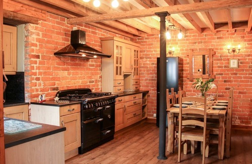 Newtown Cottage | GARDEN COTTAGE, pet friendly, character holiday cottage in Kerry