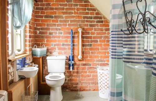Newtown Cottage | GARDEN COTTAGE, pet friendly, character holiday cottage in Kerry