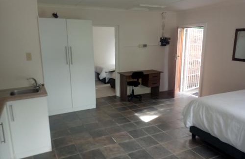Komani House | Garden Court B&B