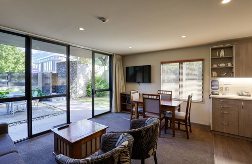 Queenstown City Centre Apartment | Garden Court Suites And Apartments