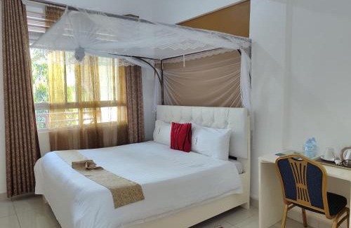 Gomba Hotel | Garden Courts Hotel Masaka