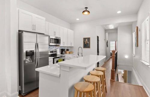 Saint Thomas Development Apartment | Garden District | Garage Parking |3 Beds+Workspace