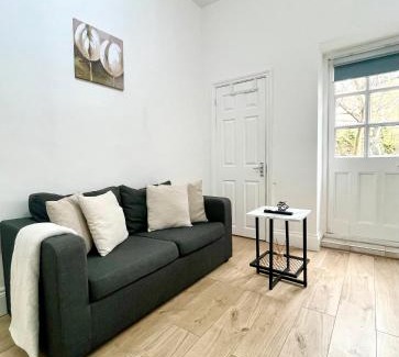 Harrow Road Apartment | Garden Flat-Great Transport Link to Central London
