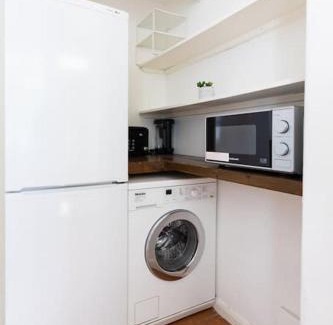 Addison Apartment | Garden Flat In the Heart of London