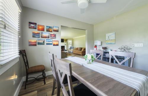 Douglas House | Garden Getaway - Walking Distance to downtown Douglas - Cute Home!
