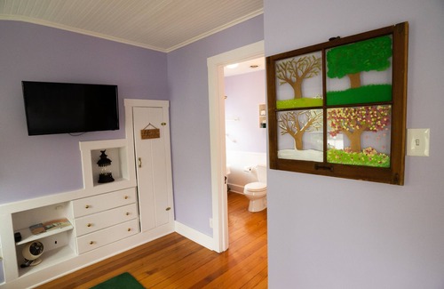 Union Pier Bed & Breakfast | Garden Grove Bed and Breakfast