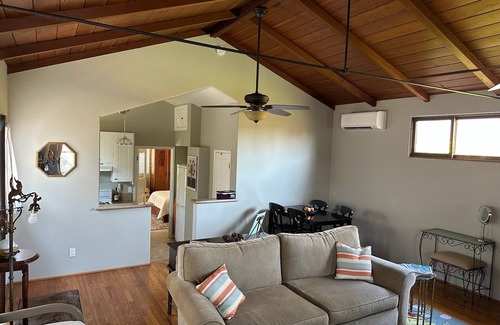 Talmadge Cottage | Garden guesthouse with pool, 1 bedroom, WiFi and AC in beautiful San Diego
