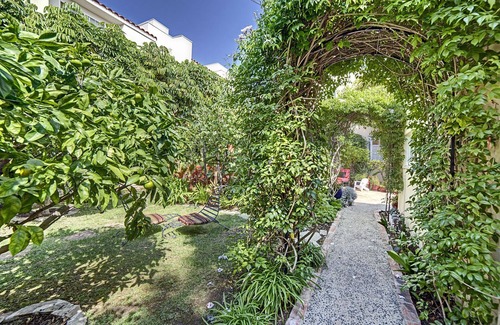 North of Wilshire Apartment | Garden Hide-Away - Great Location!