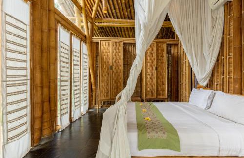 Abiansemal Villa | Garden House 3bds Bamboo House Pool Garden View
