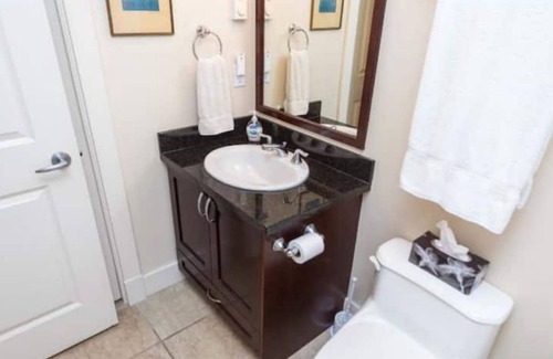 South Granville Condo | Garden level condo in chic & central #southgranville