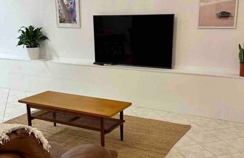 Waterloo Apartment | Garden Level Mid Chapel