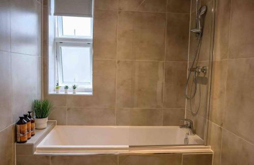 Hanham Apartment | Garden of Eden 1 Bedroom Flat in Fishponds