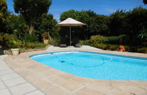 Somerset West Apartment | Garden- Pool flat with Solar Electricity
