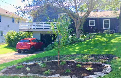 South Milwaukee House | Garden Ranch Home adjacent to Lake Michigan and Grant Park