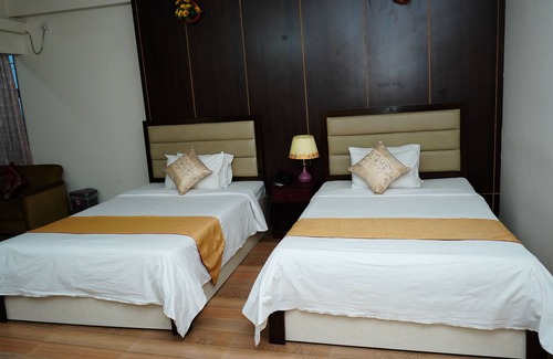 Uttara Hotel | Garden Residents Uttara - Lake View