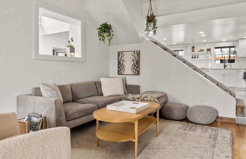 Berkeley House | Garden Retreat | Hot Tub | Peloton | Walk to Shops