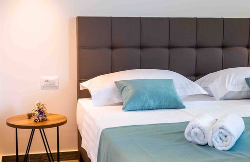 Saplunara Apartment | Garden Secret TOP FLOOR - studio apartment