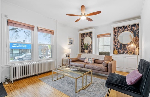 Whittier House | Garden Suite - Eat Street Suites