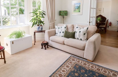 New Brighton Cottage | GARDEN SUITE, family friendly, with a garden in New Brighton