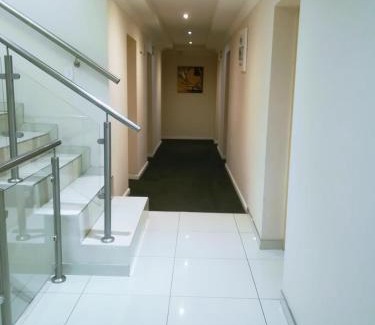 Bezuidenhout Valley Hotel | Garden Top Hotel