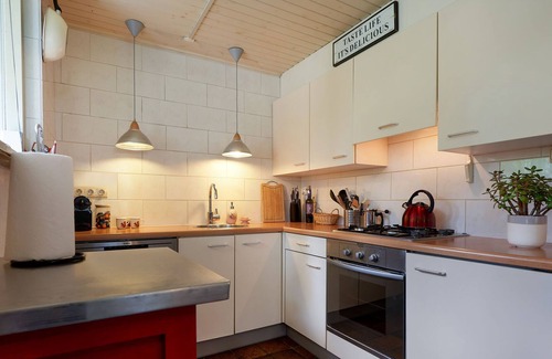 Baarle-Nassau House | Garden-view Bungalow in Baarle-Nassau with Pool