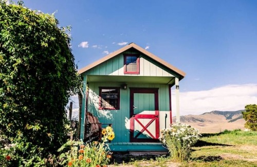 Hot Springs Cabin | Garden View Cabin near Hot Mineral Soaks