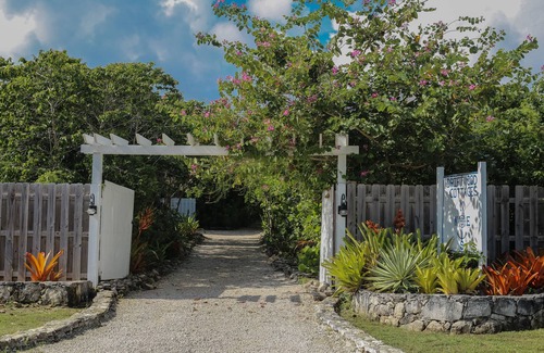 Upper Bogue Cottage | Garden View Cottage, North Eleuthera, Driftwood Seaweed Cottage #1