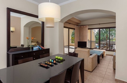 Makadi Bay Resort | Garden-View Escape l Rooftop & Heated Pool, Beach Shuttle & Sports Courts