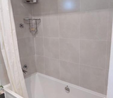 Rosebank Apartment | Garden View Getaway