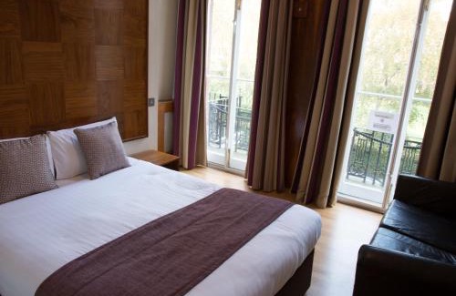 Earl's Court Hotel | Garden View Hotel