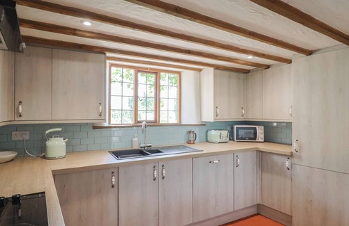 West Buckland Cottage | GARDEN VIEW, pet friendly, character holiday cottage in Wellington