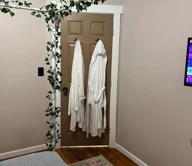 Cleveland House | Garden Whisper Cozy Chamber