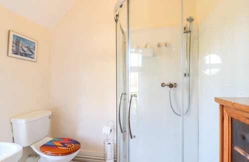Hadleigh Cottage | GARDENER'S COTTAGE, pet friendly, with open fire in Hadleigh