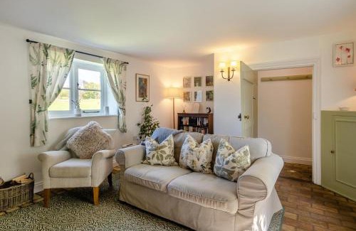 Great Bealings House | Gardeners Cottage