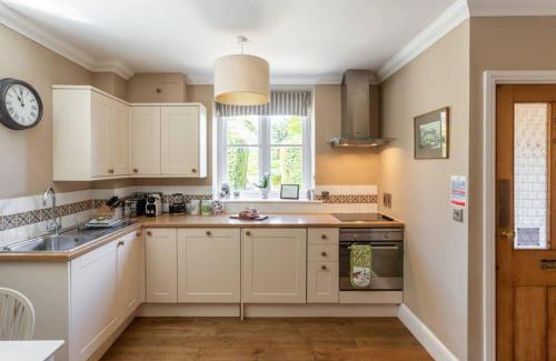 Bridport House | Gardeners Cottage