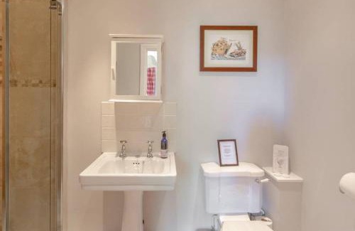 Bridport House | Gardeners Cottage