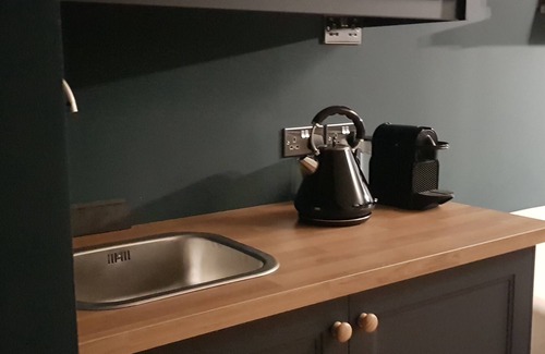 Oxford Ski Chalet | GardenRoom apartment near the Oxford and the JR