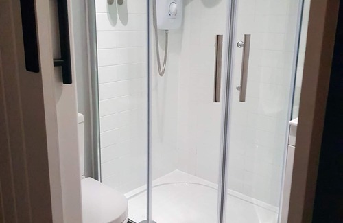 Oxford Ski Chalet | GardenRoom apartment near the Oxford and the JR