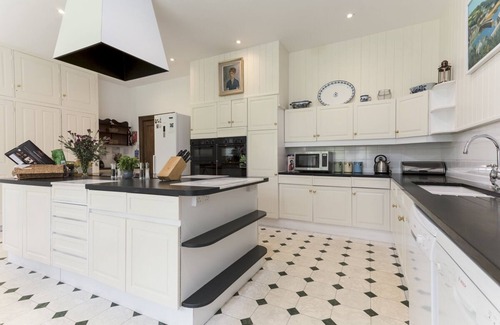 Penzance Villa | Gardens by the Sea - Eight Bedroom Villa, Sleeps 15