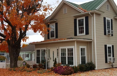 Luray Apartment | Garfield Guest House - Stonyman Suite