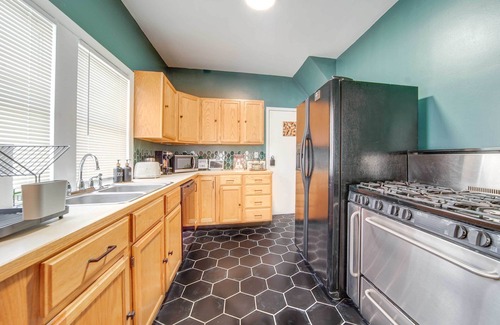 Garfield Heights House | Garfield Heights Home: 13 Mi to Cleveland!