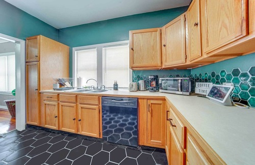 Garfield Heights House | Garfield Heights Home: 13 Mi to Cleveland!
