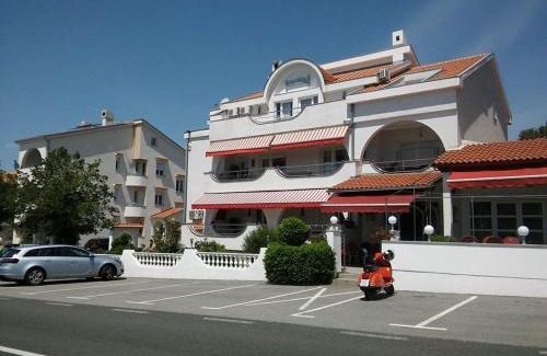Povile House | Garfild Guest house