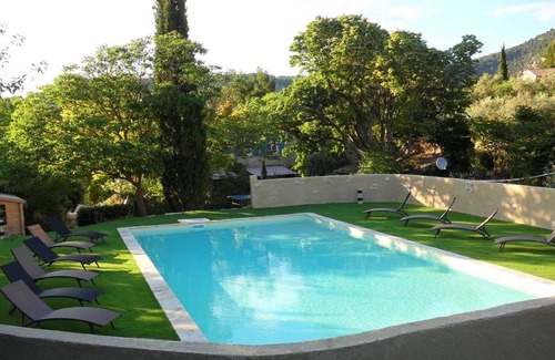 Fontaine-de-Vaucluse Apartment | GARIGUETTE - SUPERIOR APARTMENT 5 PEOPLE (WITH TERRACE)