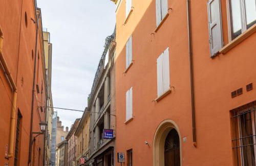 L'antico Ghetto Ebraico Apartment | Garisenda, Bologna by Short Holidays