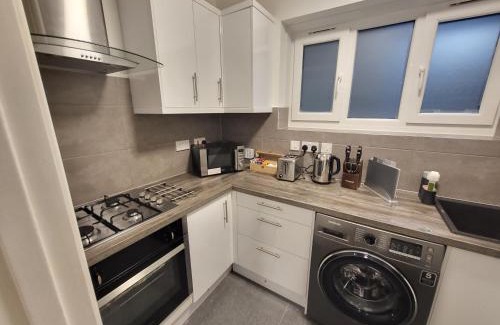 Somers Town Apartment | Garland Contemporary Central London Apartment